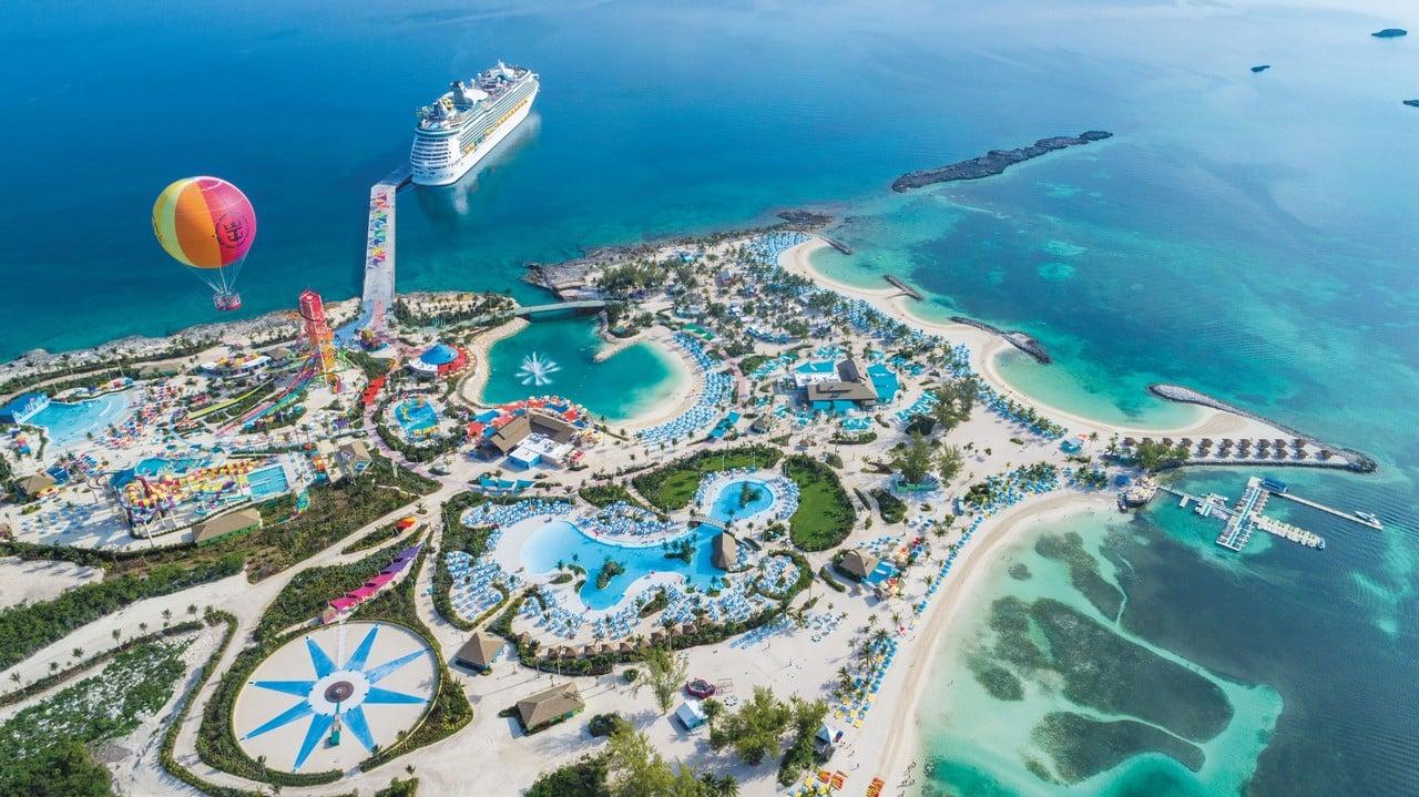 Royal Caribbean cruise ship balcony overlooking the ocean