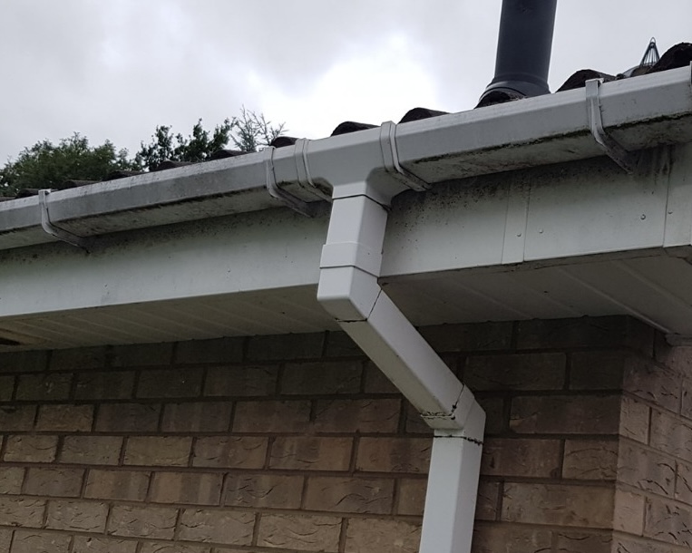 soffit fascia cleaner leicestershire