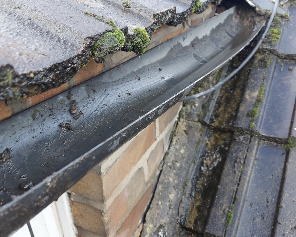 gutter cleaner leicestershire