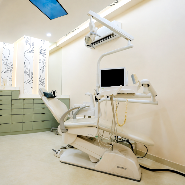 Treatment room at Saoji Dental Studio