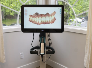 iTero Lumina scanner