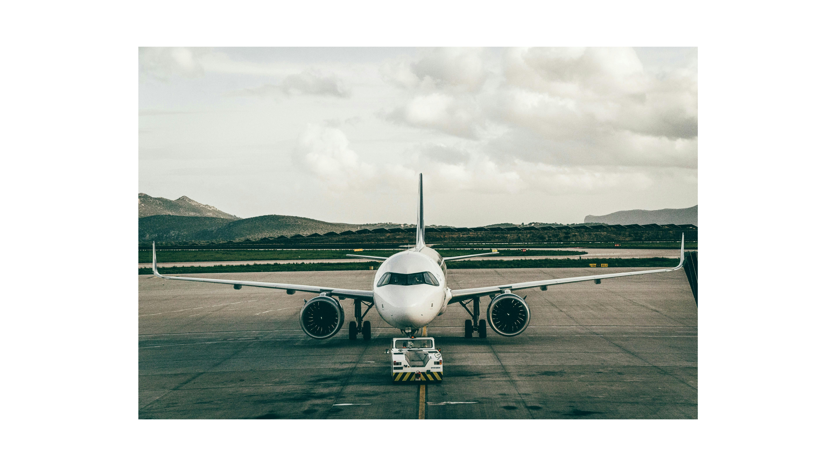 Live tourism arrivals at Dallas Fort Worth International Airport terminal Texas today