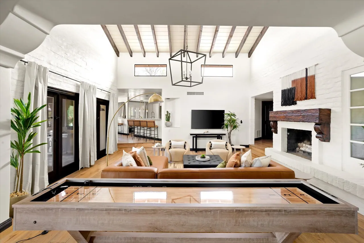 Whole-property vacation rental renovation in Paradise Valley by Logan Construction