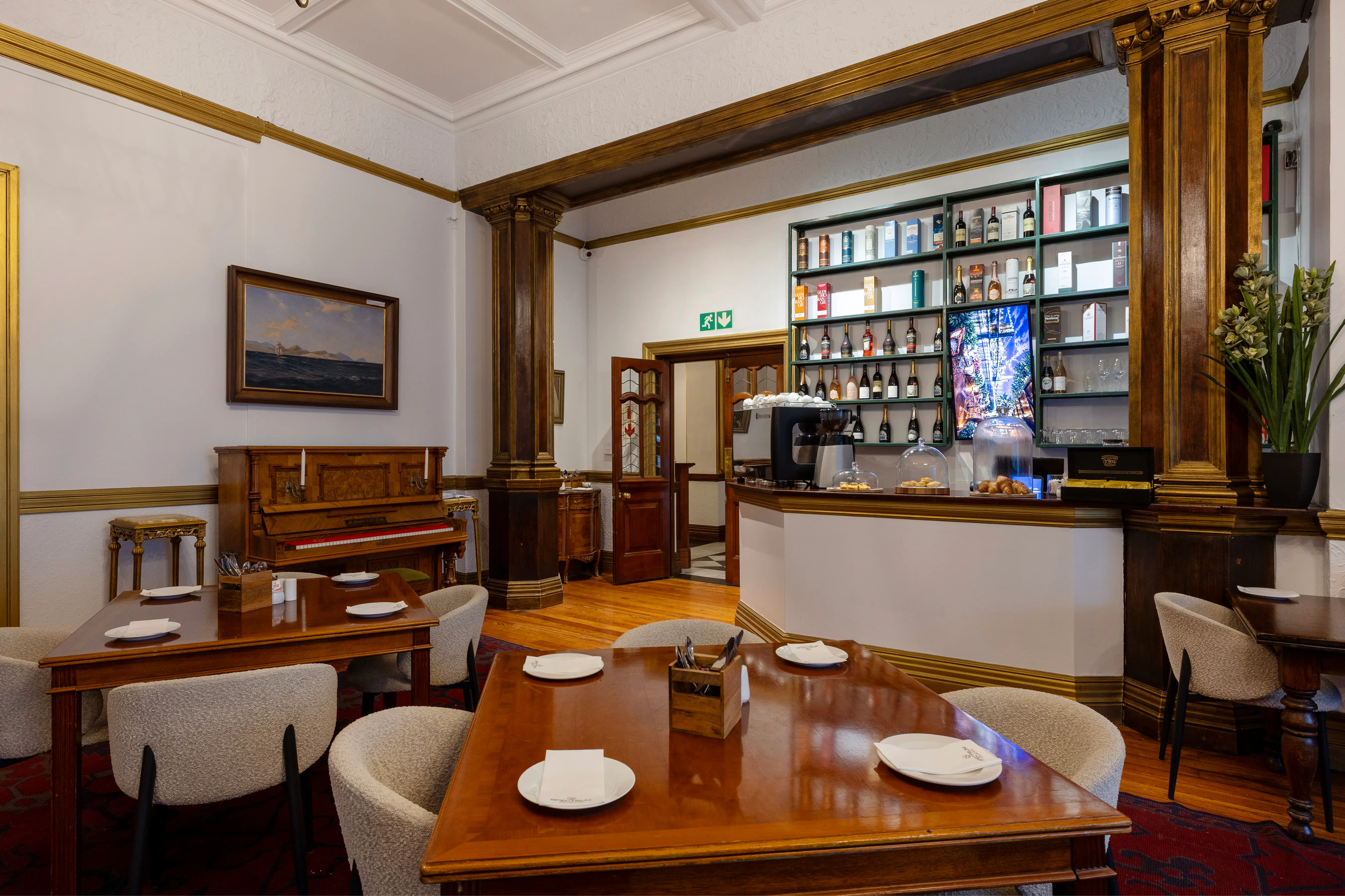 Victoria Cafe third view