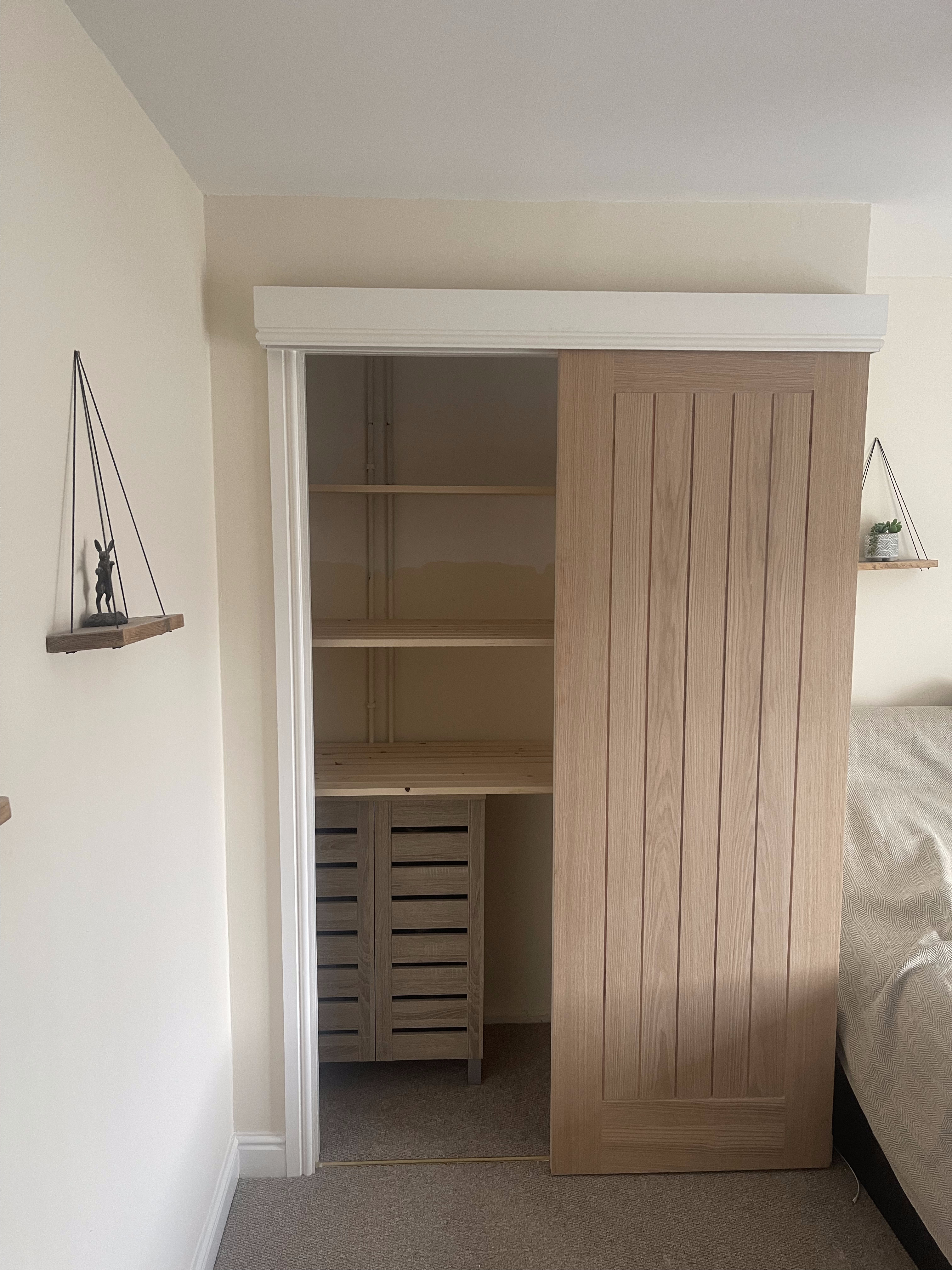 Alcove shelving