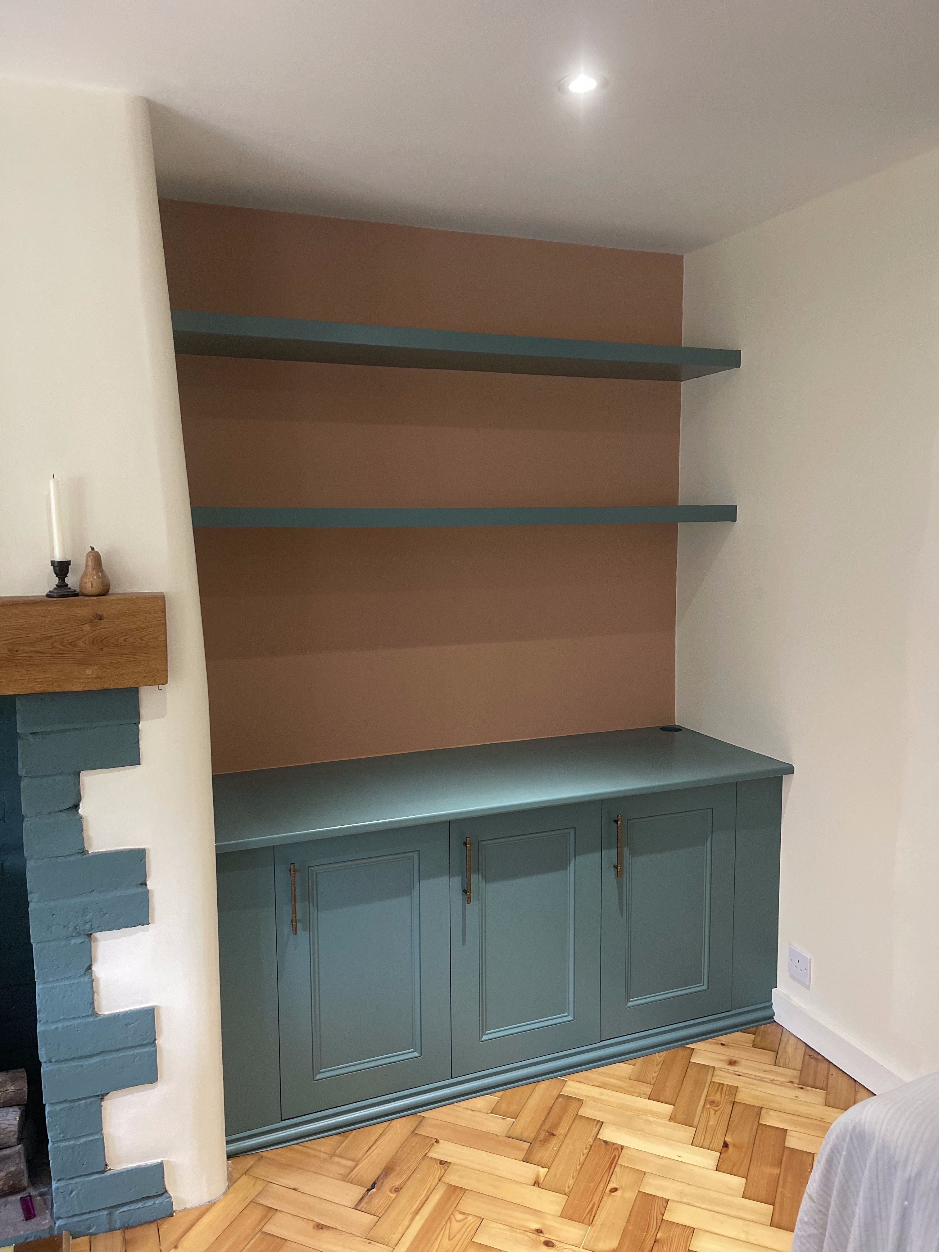 Log-burner alcove cabinets