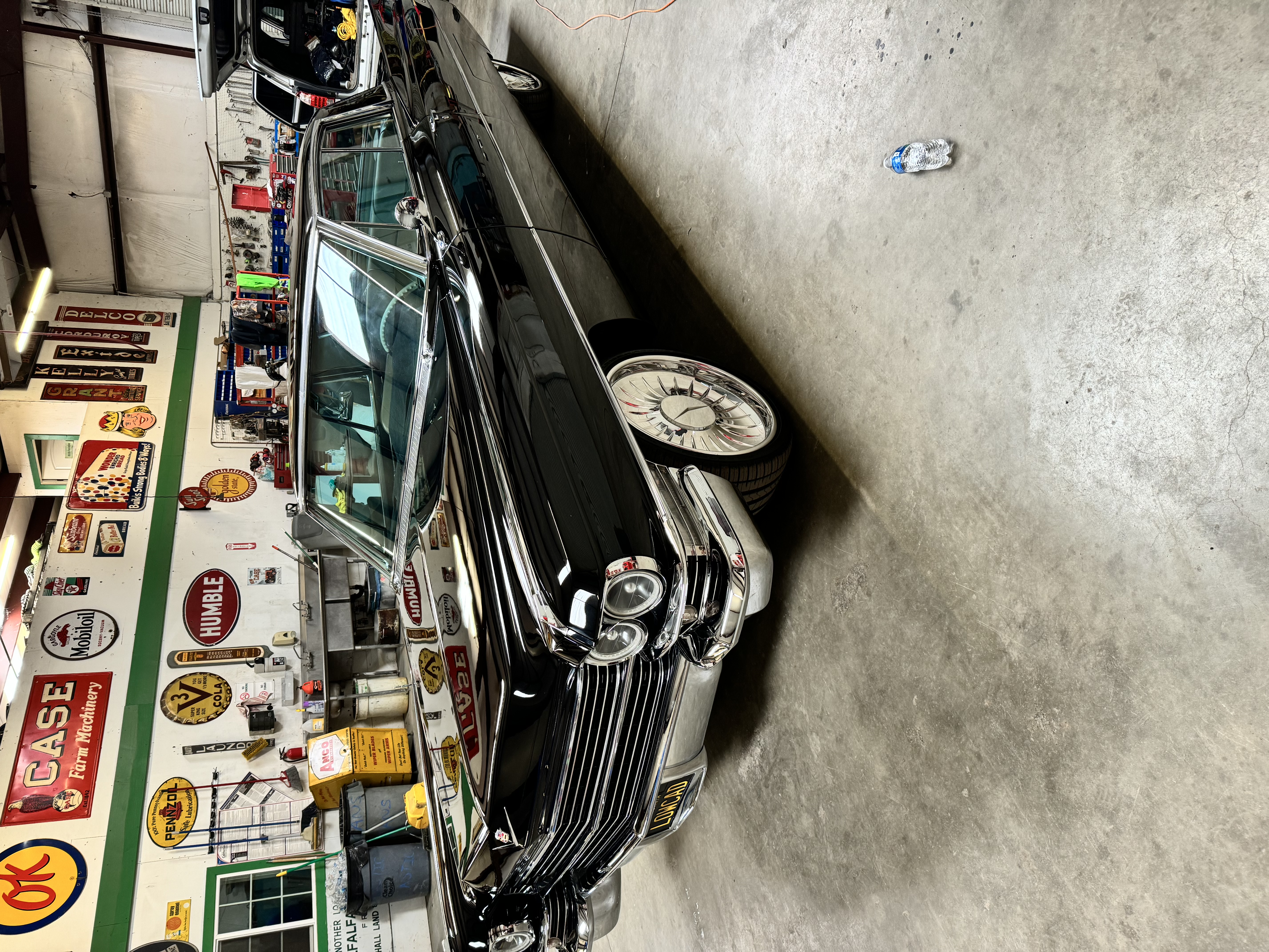Car polishing showcase