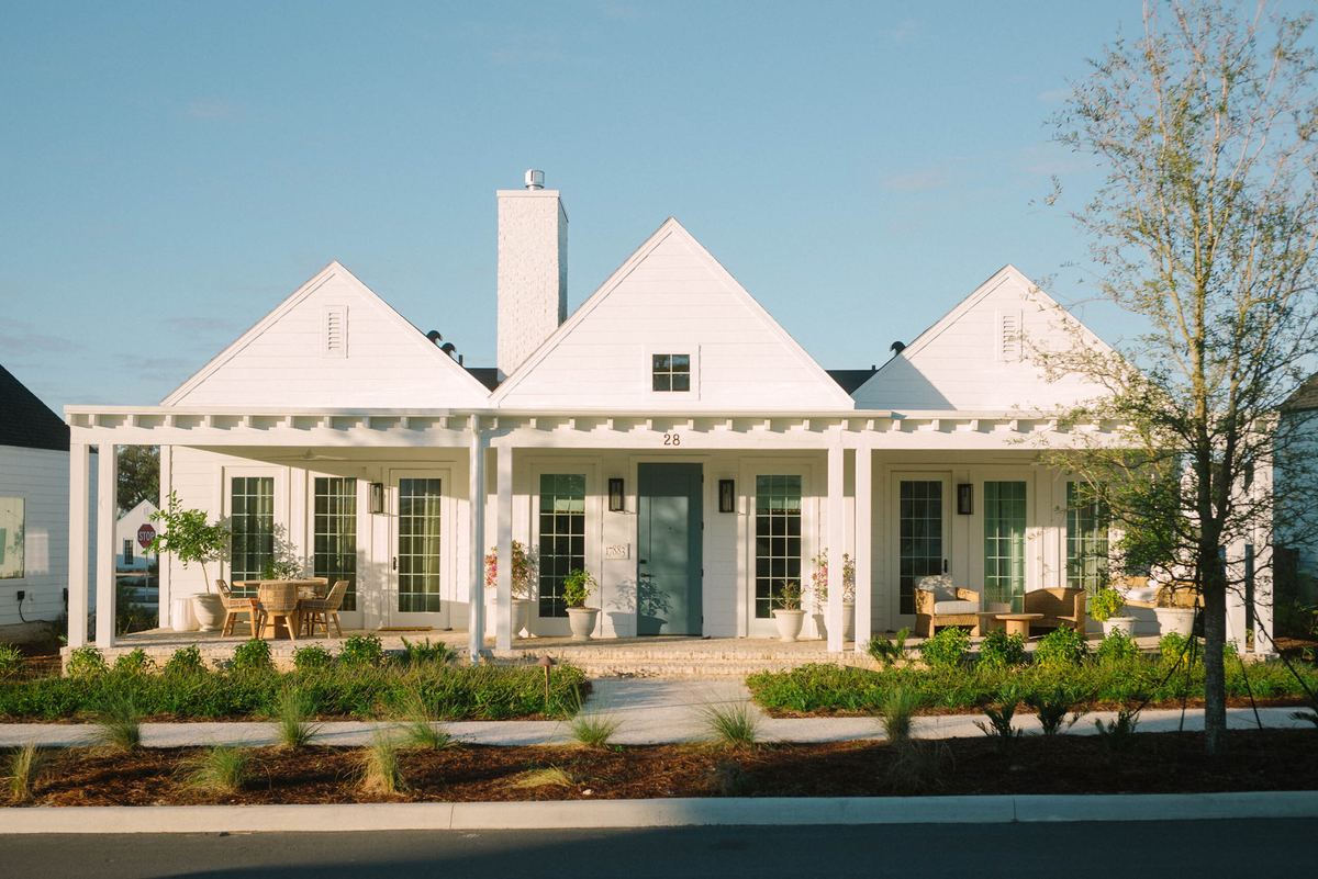Cottage porch at Cabot Citrus Farms