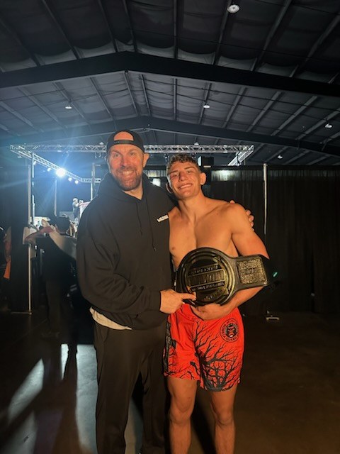 MMA coach Nashville TN Wildside — Michael Merriman cornering fighter