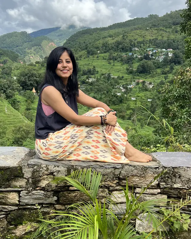 Anshuja, Hindi coach