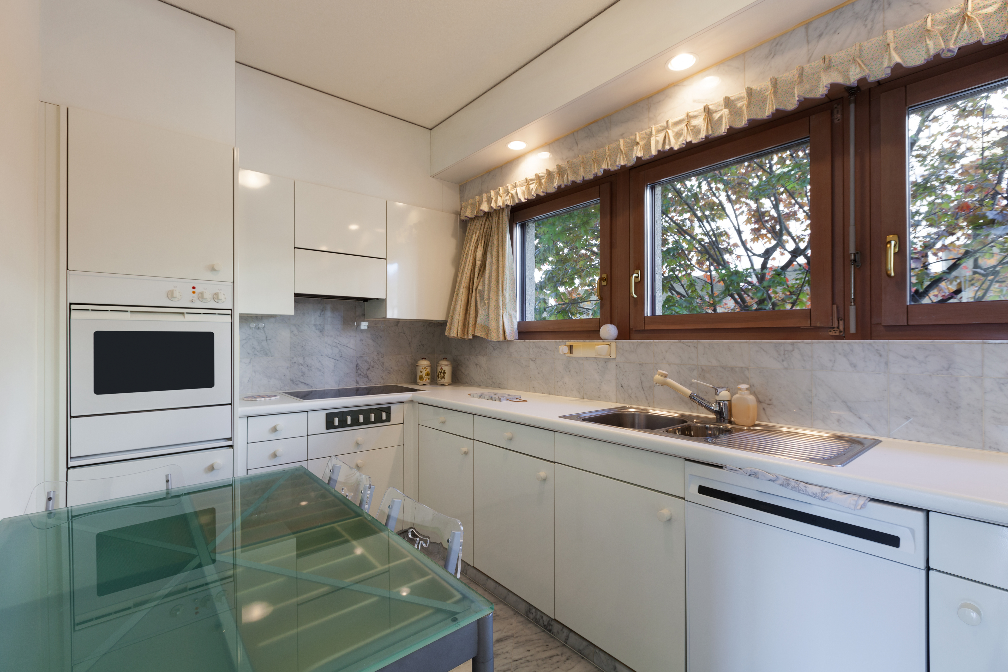 Exploring a Private Off-Market Offering Before You Sell