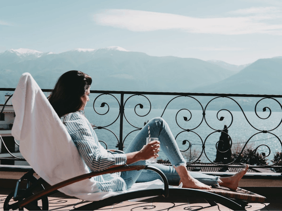 Aussenansicht des Sunstar Hotel Brissago mit Pool