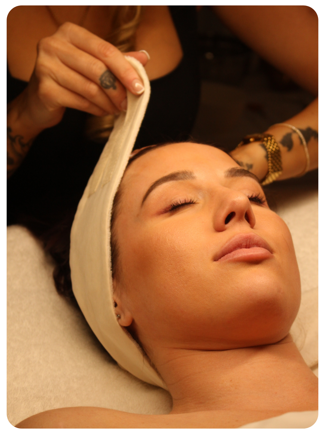 <h3>Secret Facial</h3>