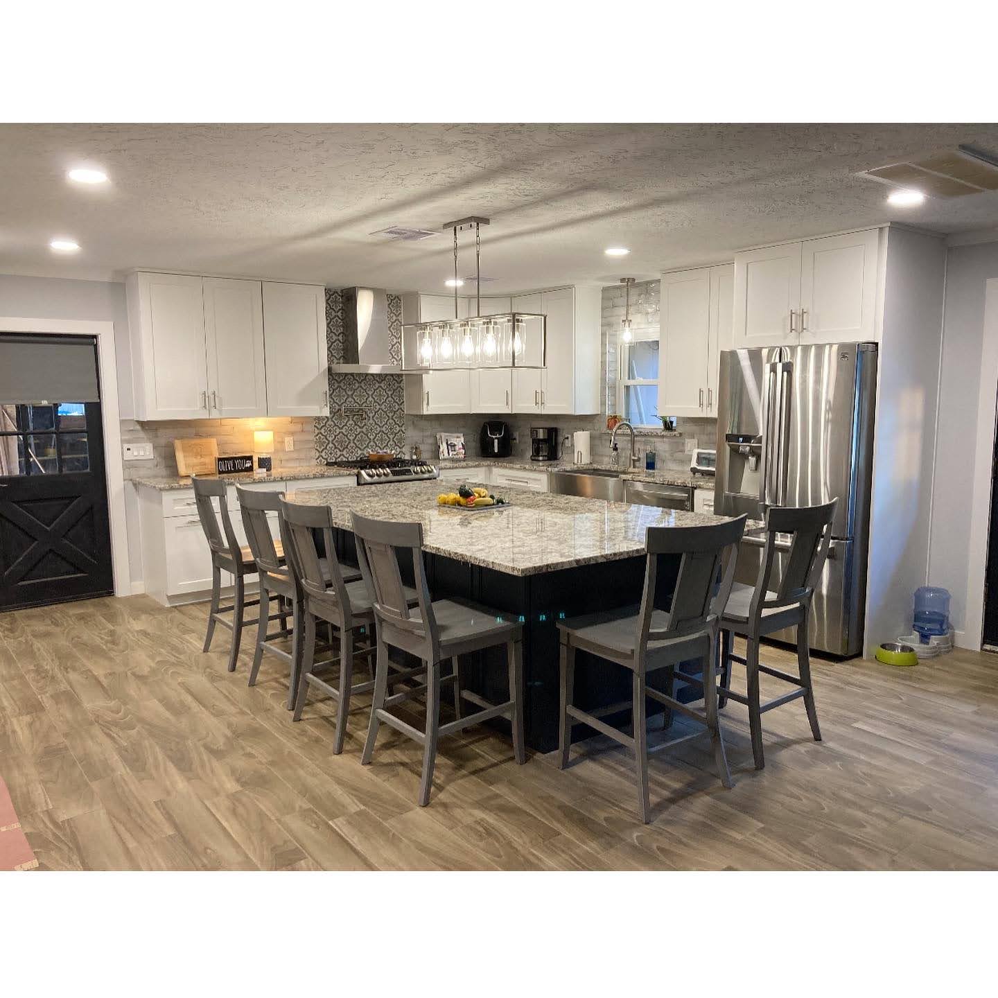 Kitchen / Dining