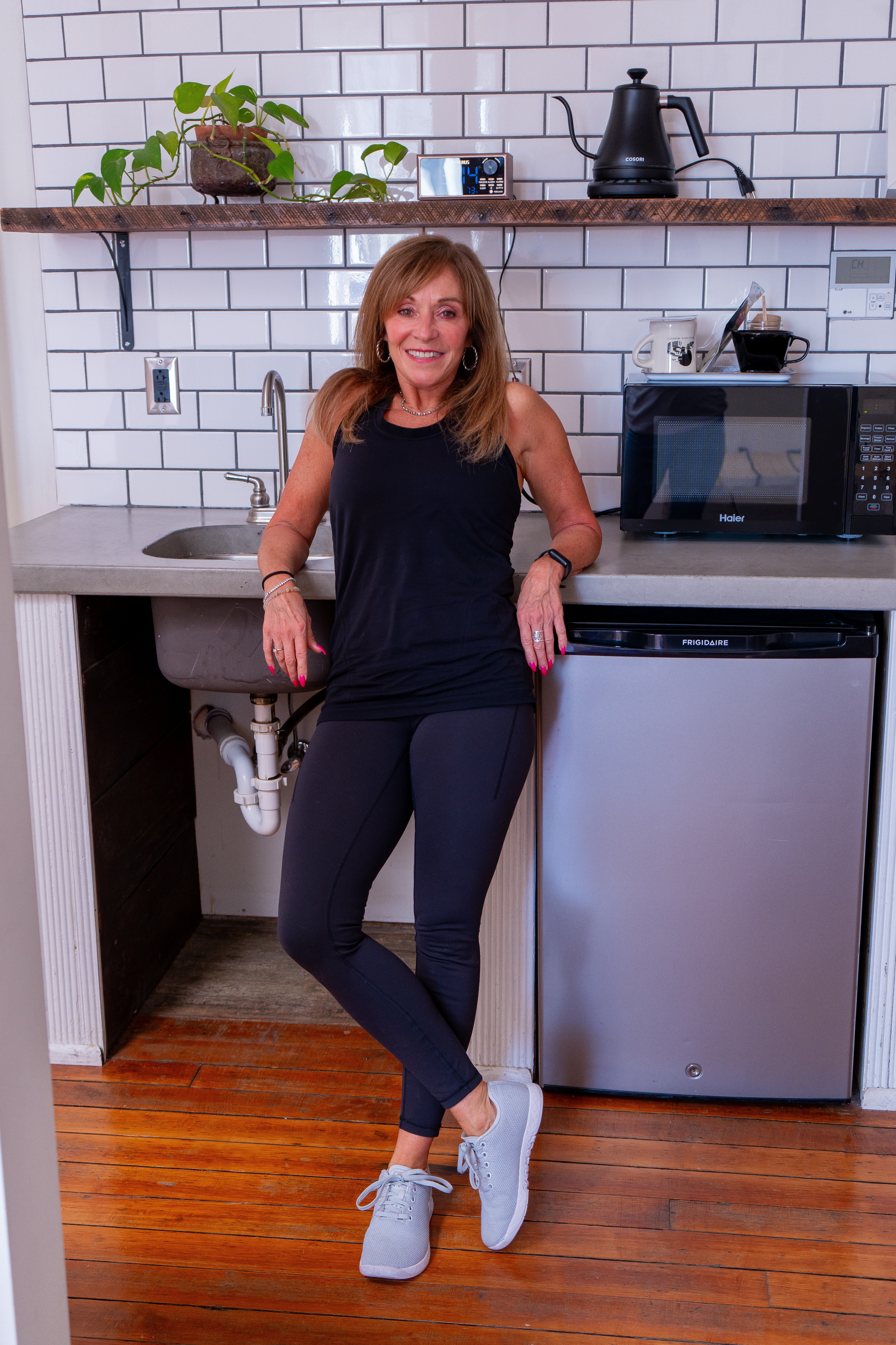 Ronda, founder of Rejuven8 Daily, offering wellness support for women 35+