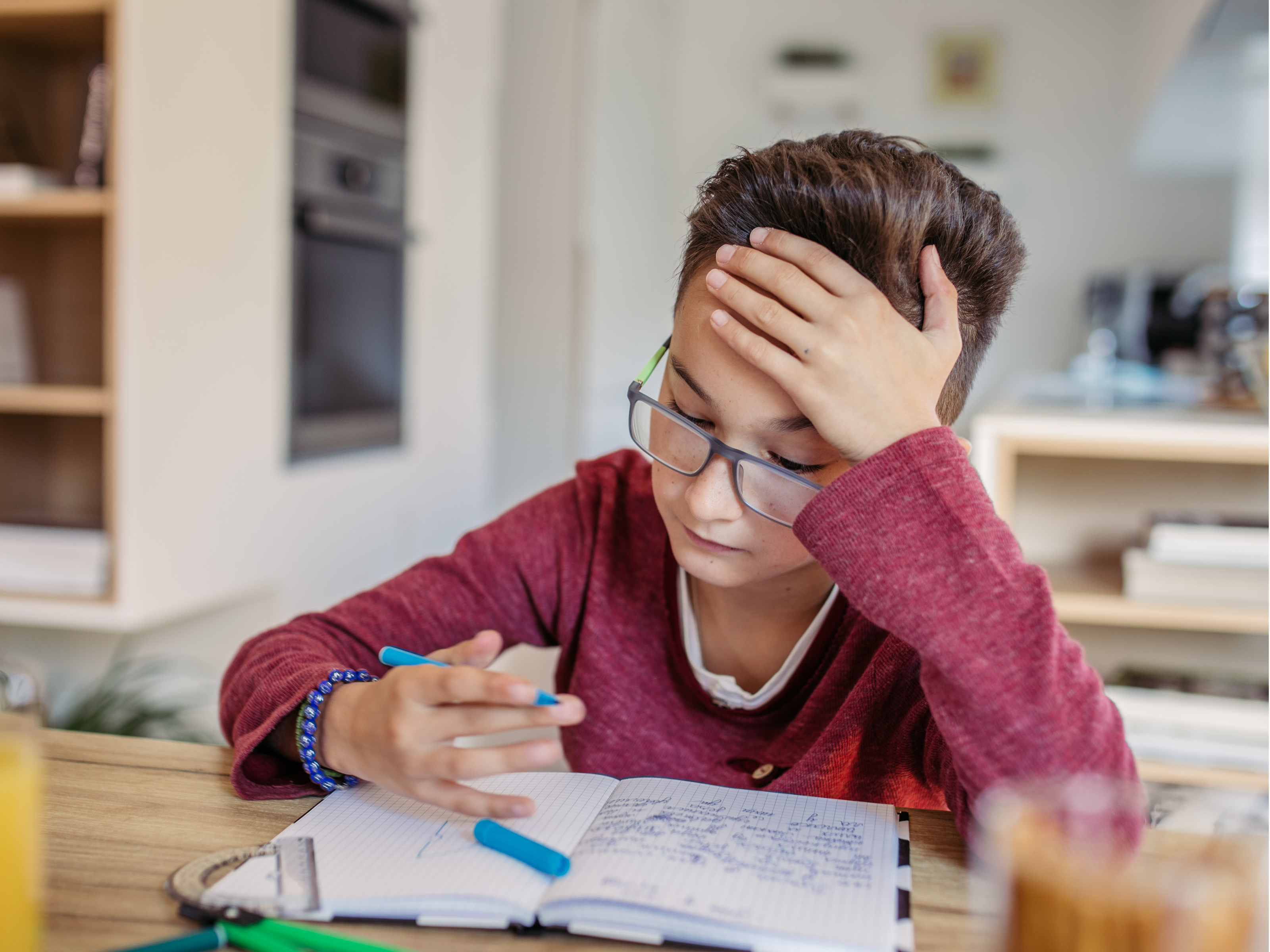 Élève en préparation aux examens du ministère — NeuroProdige