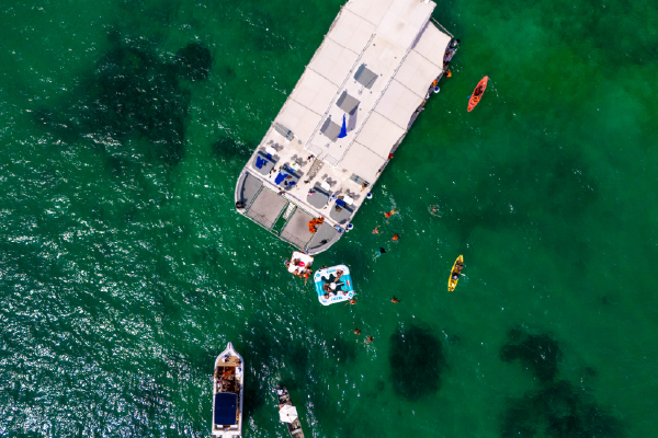 Catamarán vs yate en Cartagena: ¿cuál elegir?