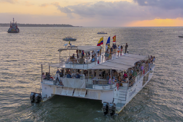 ¿Qué pasa si llueve en tu paseo en catamarán?