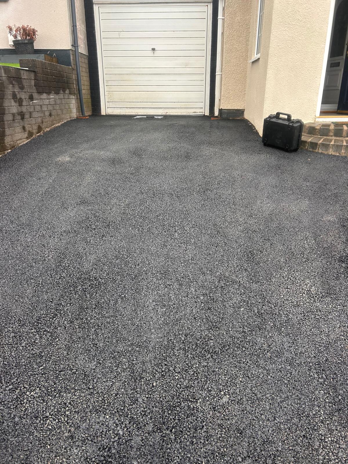Resin driveway resealing application in South Wales
