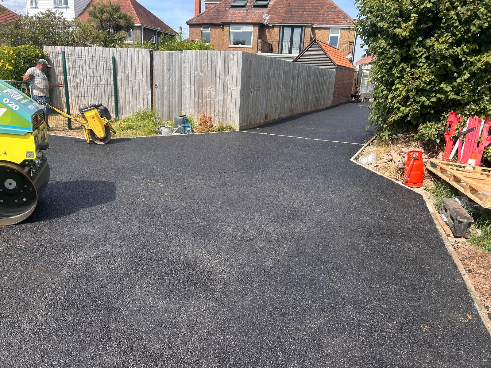 Resin bound driveway carried out in a district of Newport