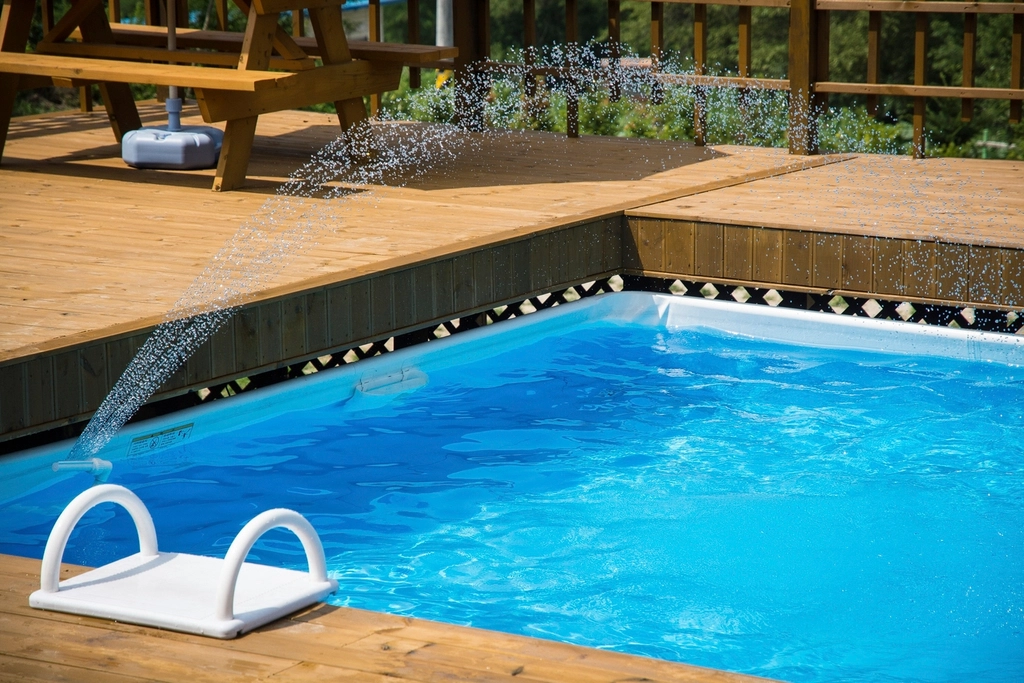 Pools & Spas in New York