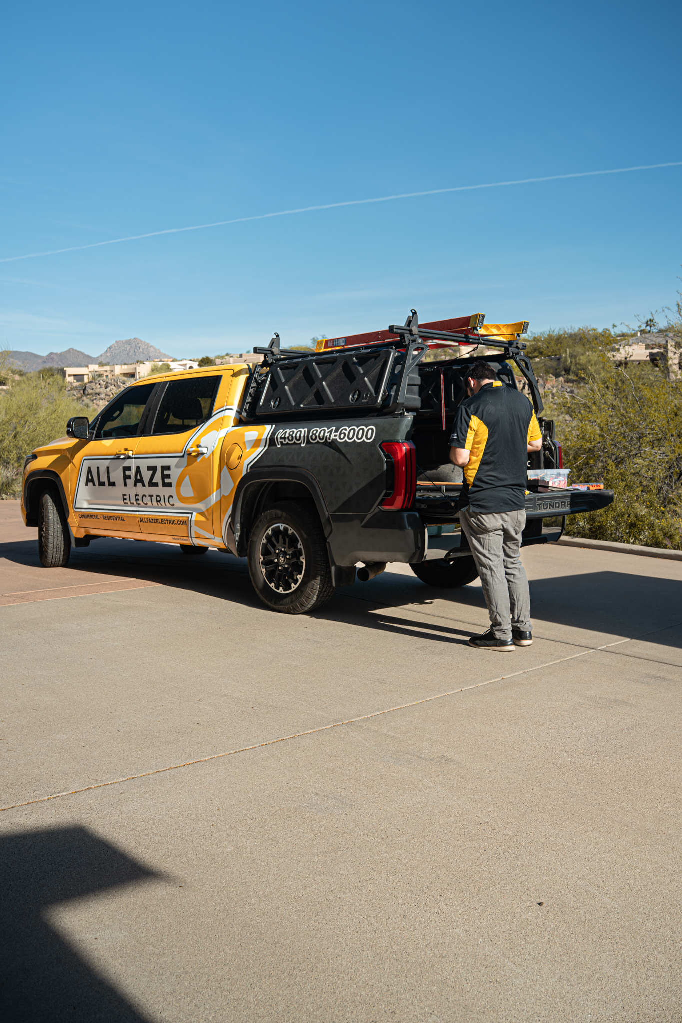 All Faze Electric staff working near the truck