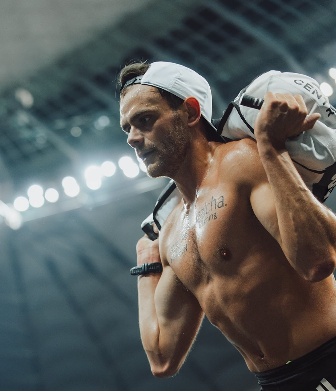 Time Wesnisch doing lunges