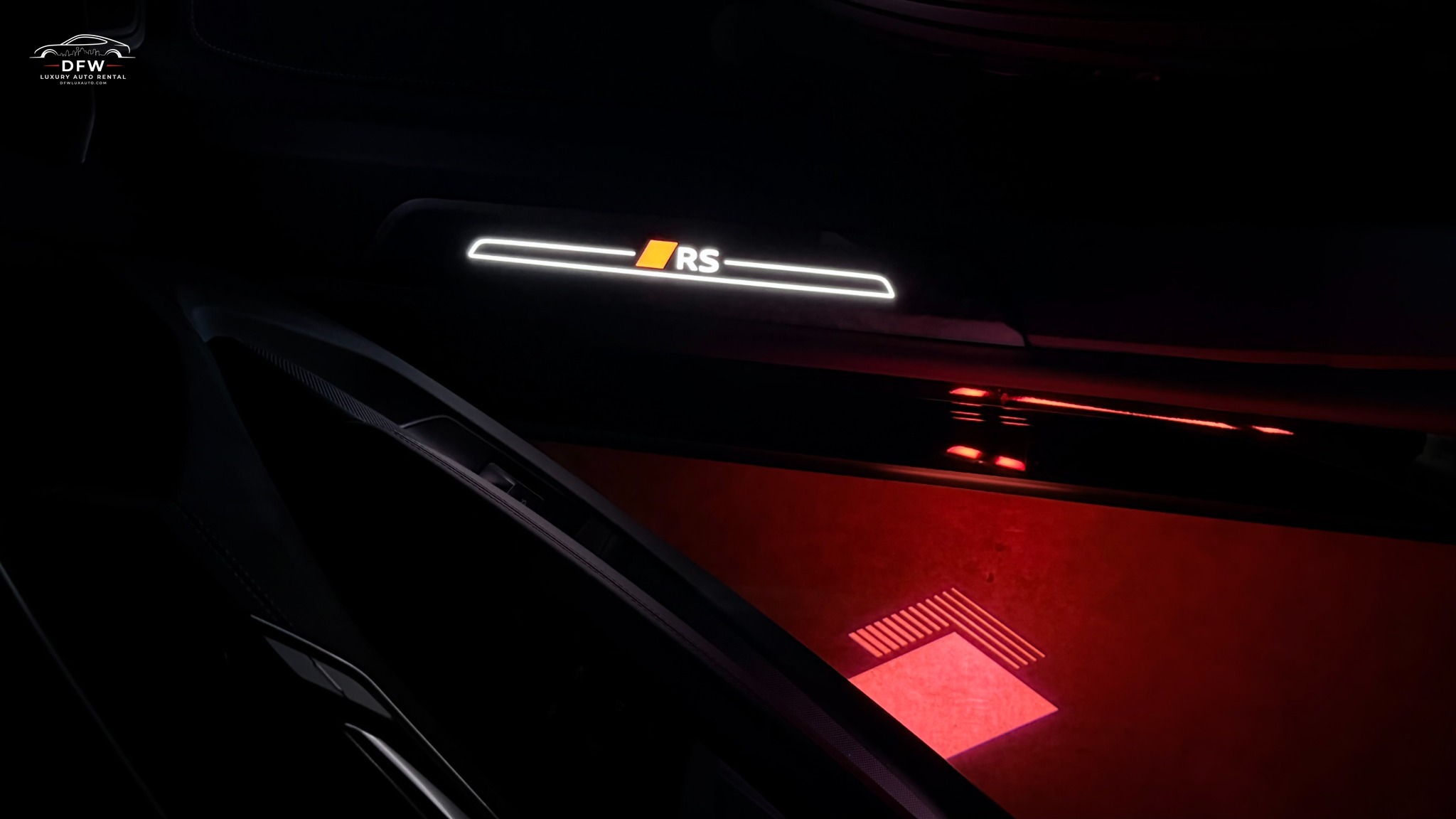 Audi RS e-tron GT door lighting night driving Audi RS e-tron GT door lighting night driving