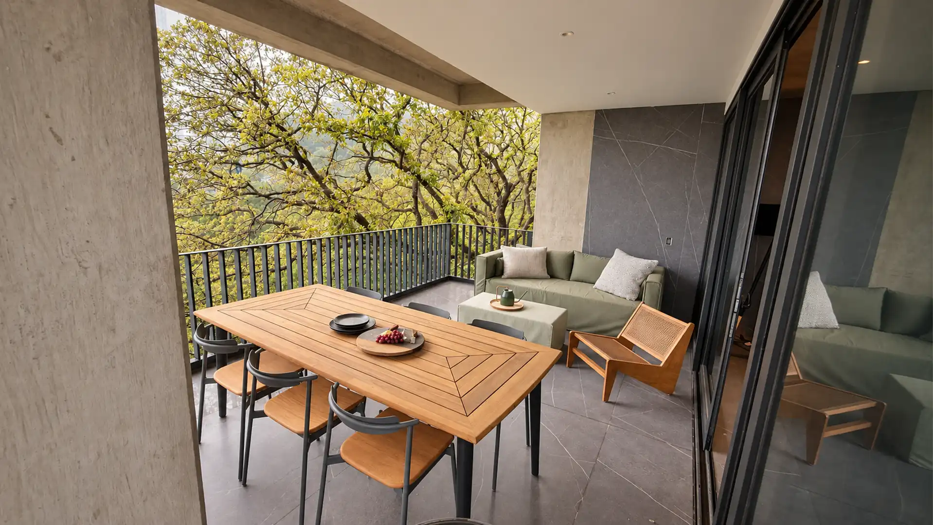 Gran terraza de la residencia
