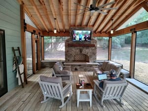 {{ custom_values.service_1 }} in {{custom_values.area_2})