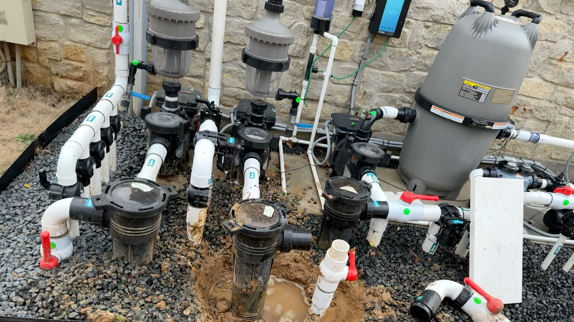 Pool equipment repair on pump and filter pad in Haslet, TX