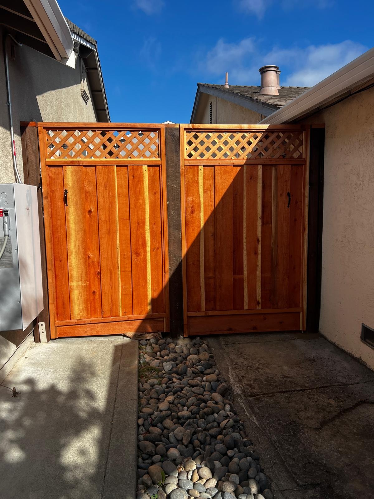 Redwood fence project style for San Ramon homeowners