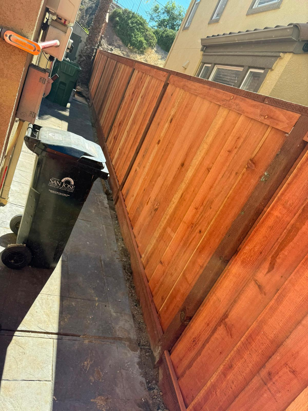 Board on Board redwood privacy fence for Castro Valley homeowners