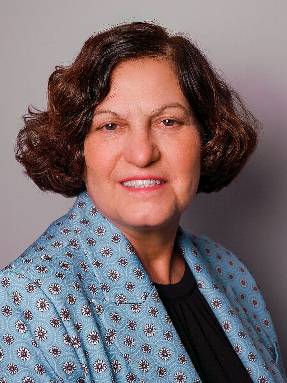 Lisa, Founder of Box2Wire, Fractional COO