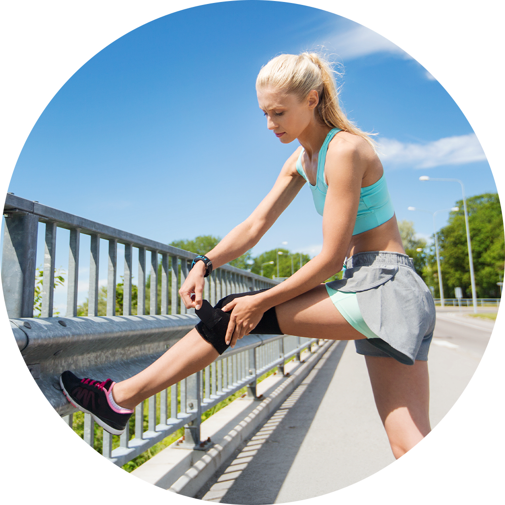 woman working out after knee injury woman working out after knee injury