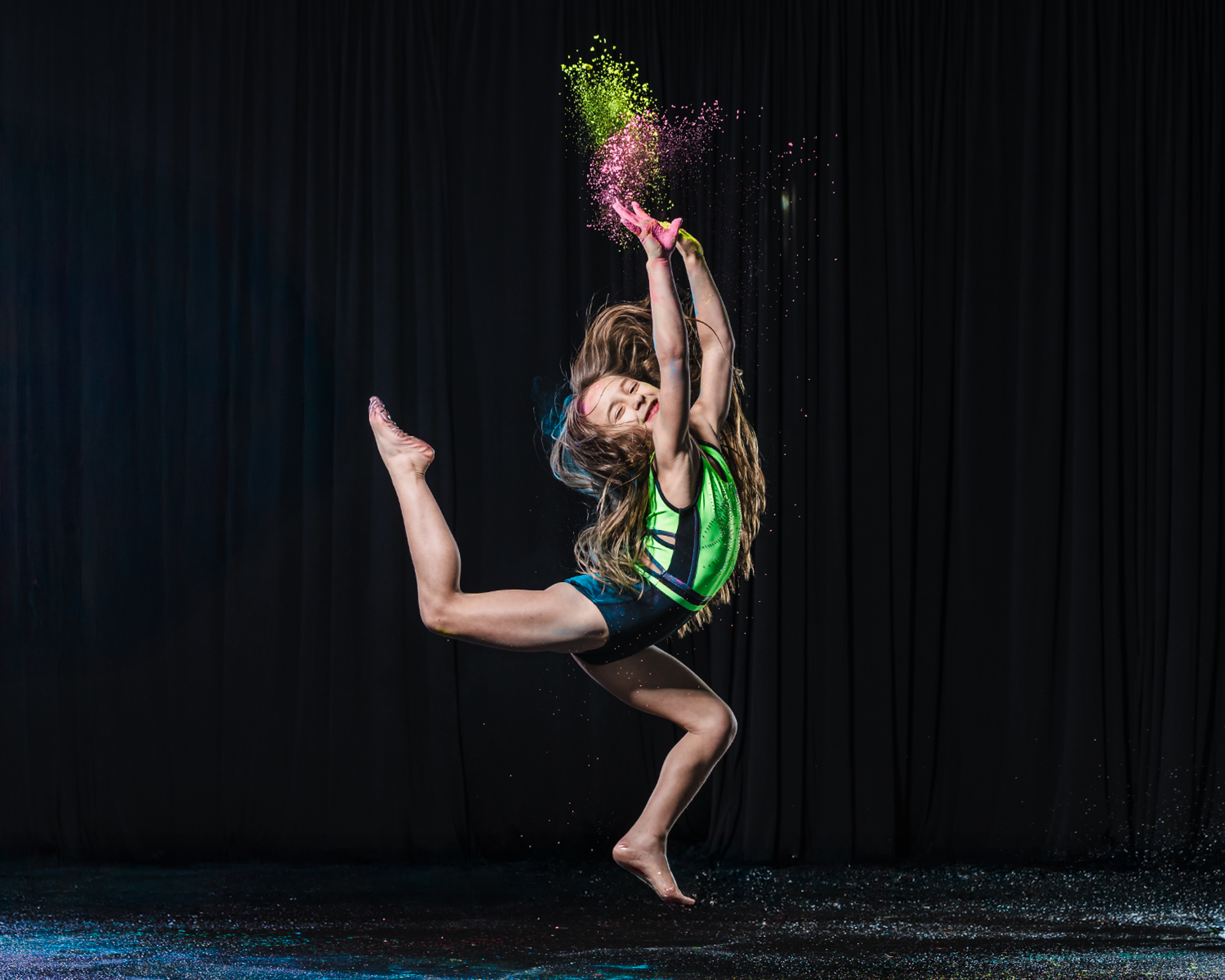 Gymnast colored chalk session