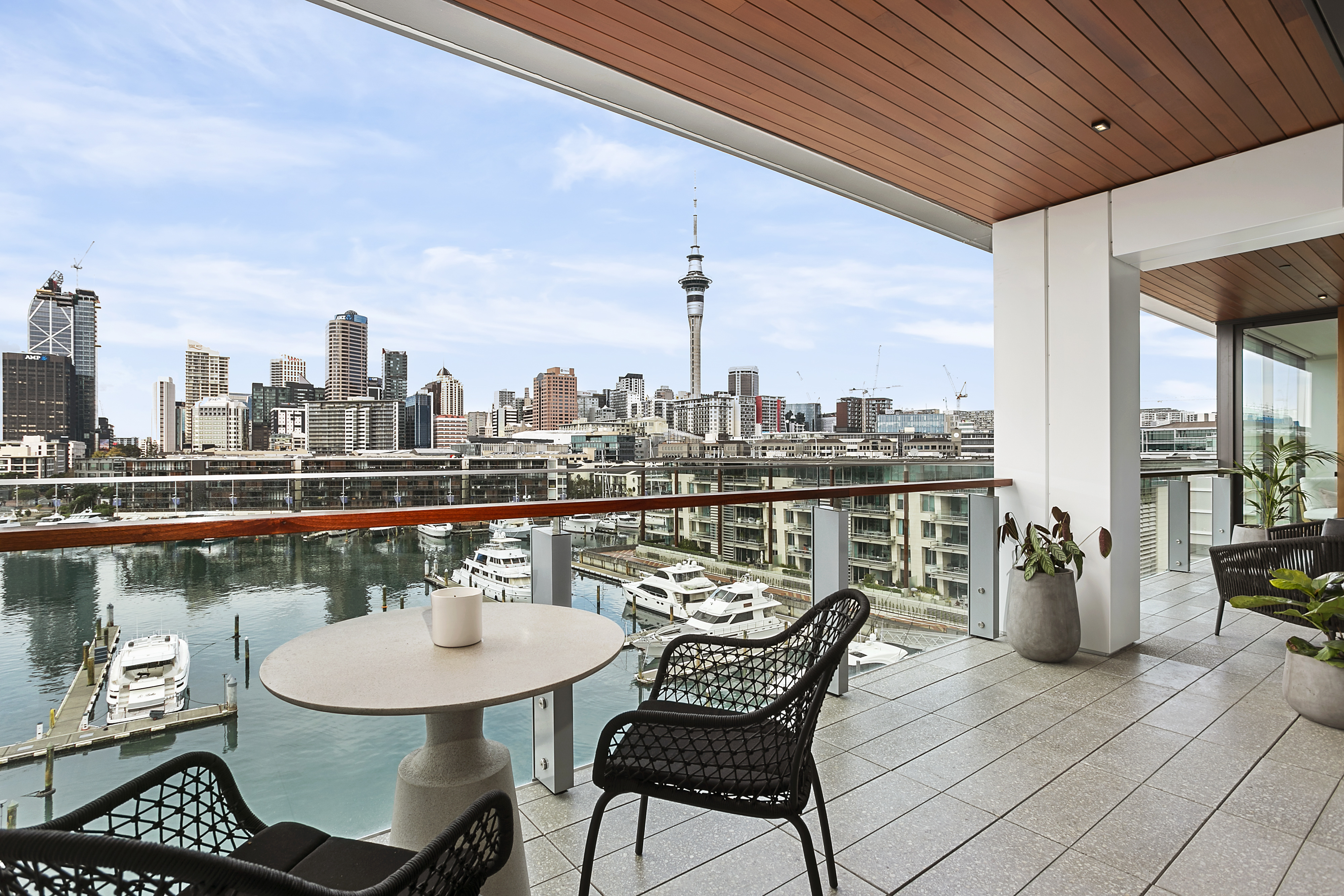 High-End Accommodation Near Viaduct Harbour