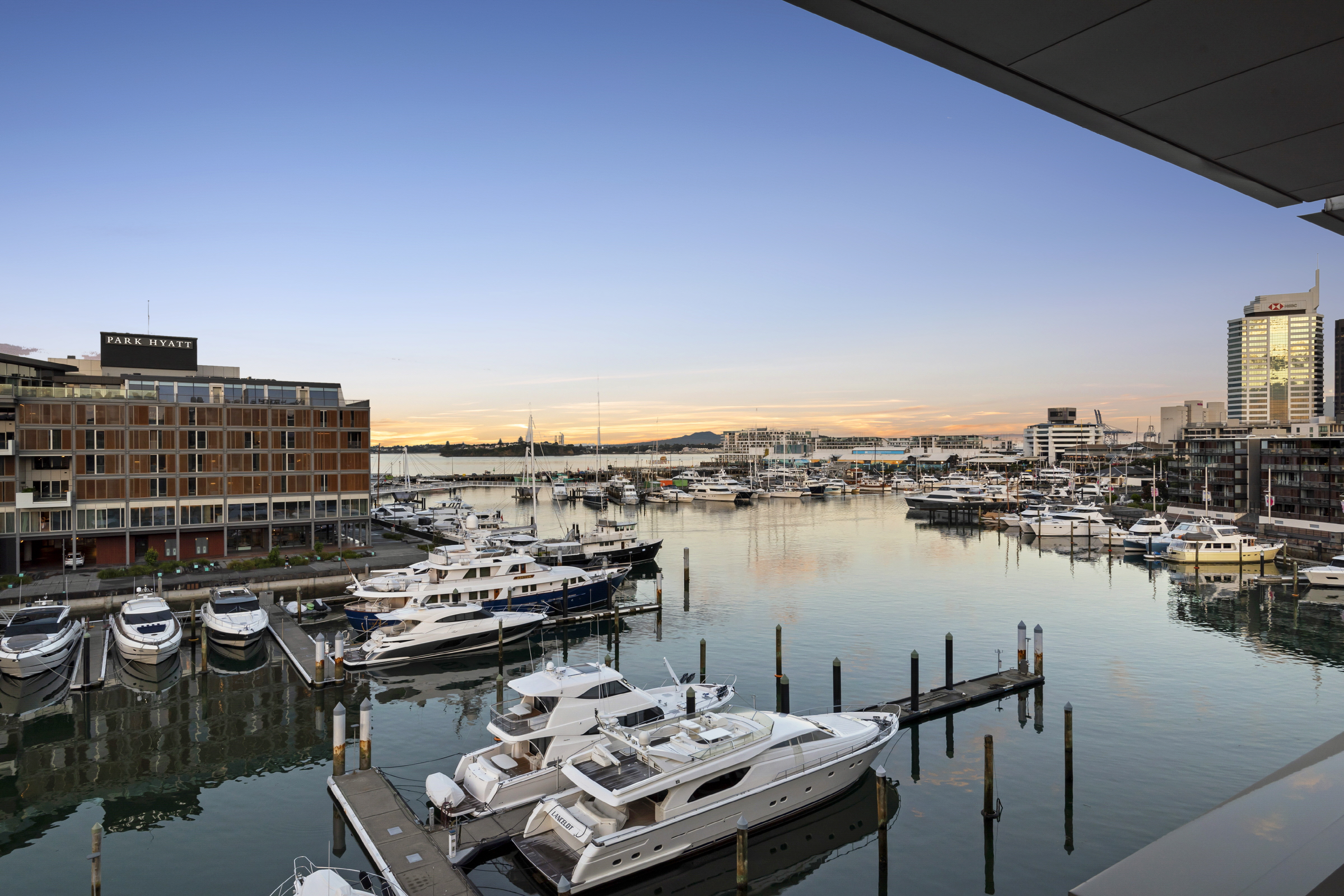 Stay Luxe | Exclusive Waterfront Penthouse