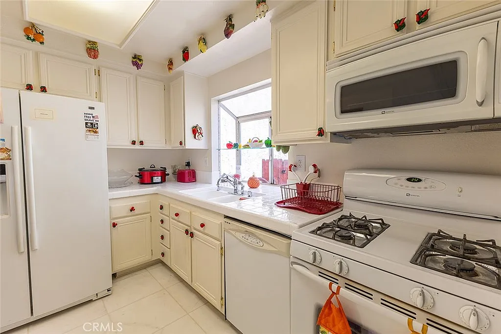 11465 Fox Hollow Ln Property Photo 2