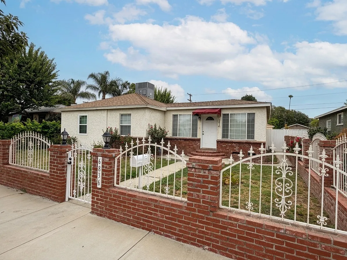 6836 Lindley Ave Reseda CA 91335