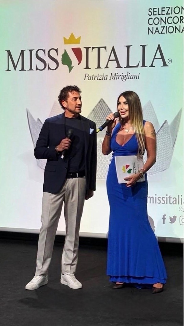 Il Dr. Stefano Lenzi sul palco di Miss Italia