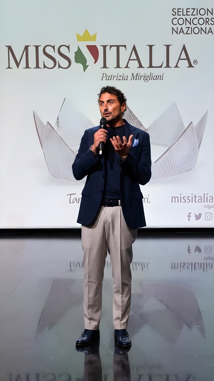 Il Dr. Stefano Lenzi sul palco di Miss Italia