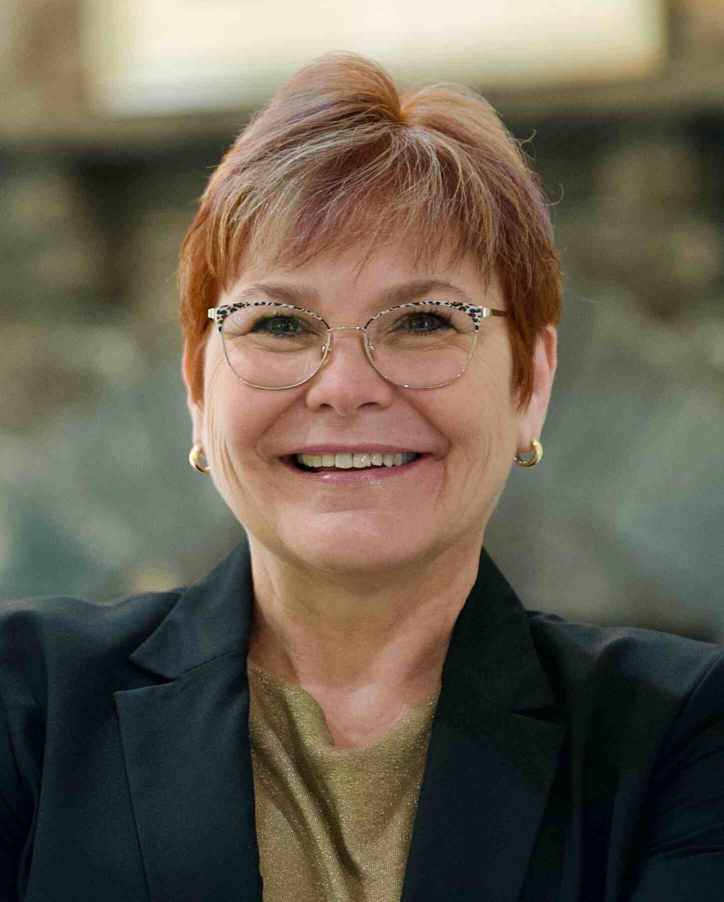 Tracy Lovig is a Metro Atlanta real estate expert and Lifetime Top Producer, known for helping clients buy smart and build wealth. A 3-time eXp ICON Agent and Accredited Buyer Representative, she delivers trusted results with a client-first approach.