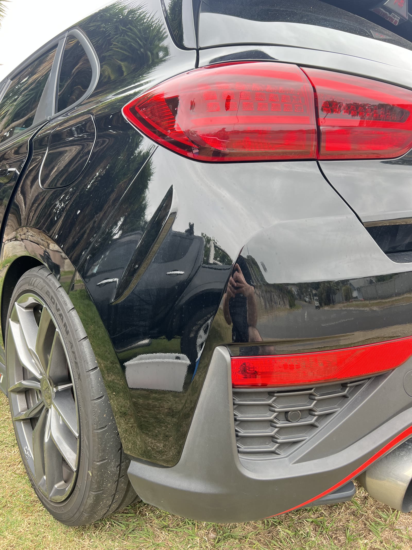 Hyundai front wheel and arch detailed by Waddles Detailing