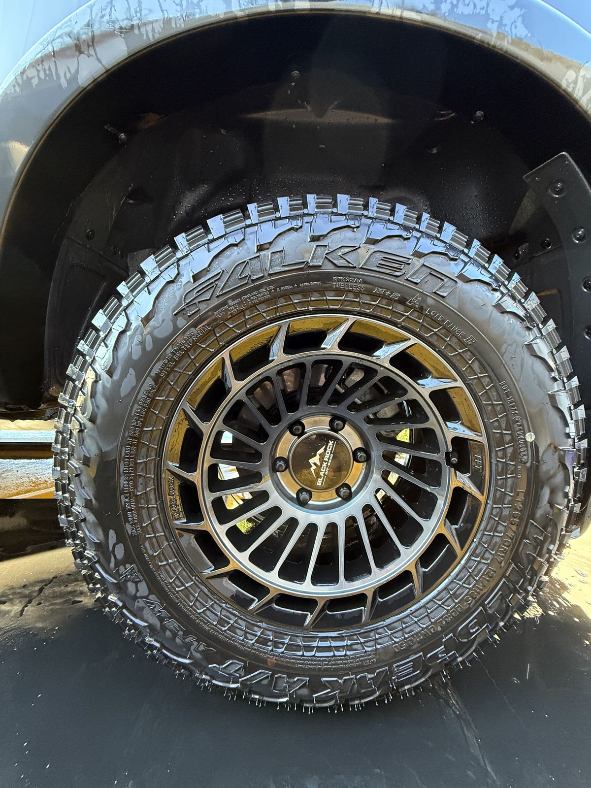 Gold alloy wheel cleaned by Tee Off Tidy