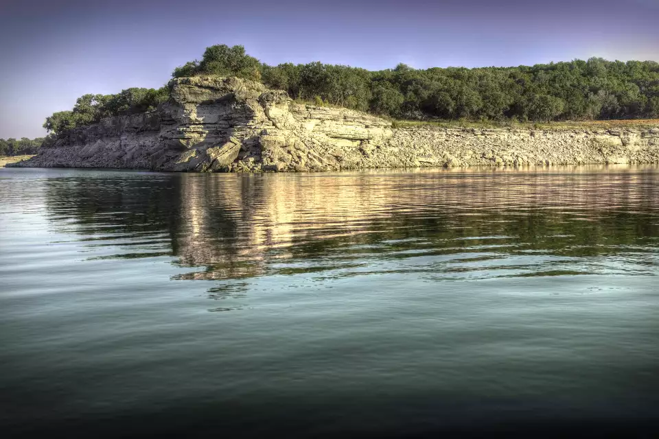 Lake Travis Diver Finds Lost University of Texas Class Ring