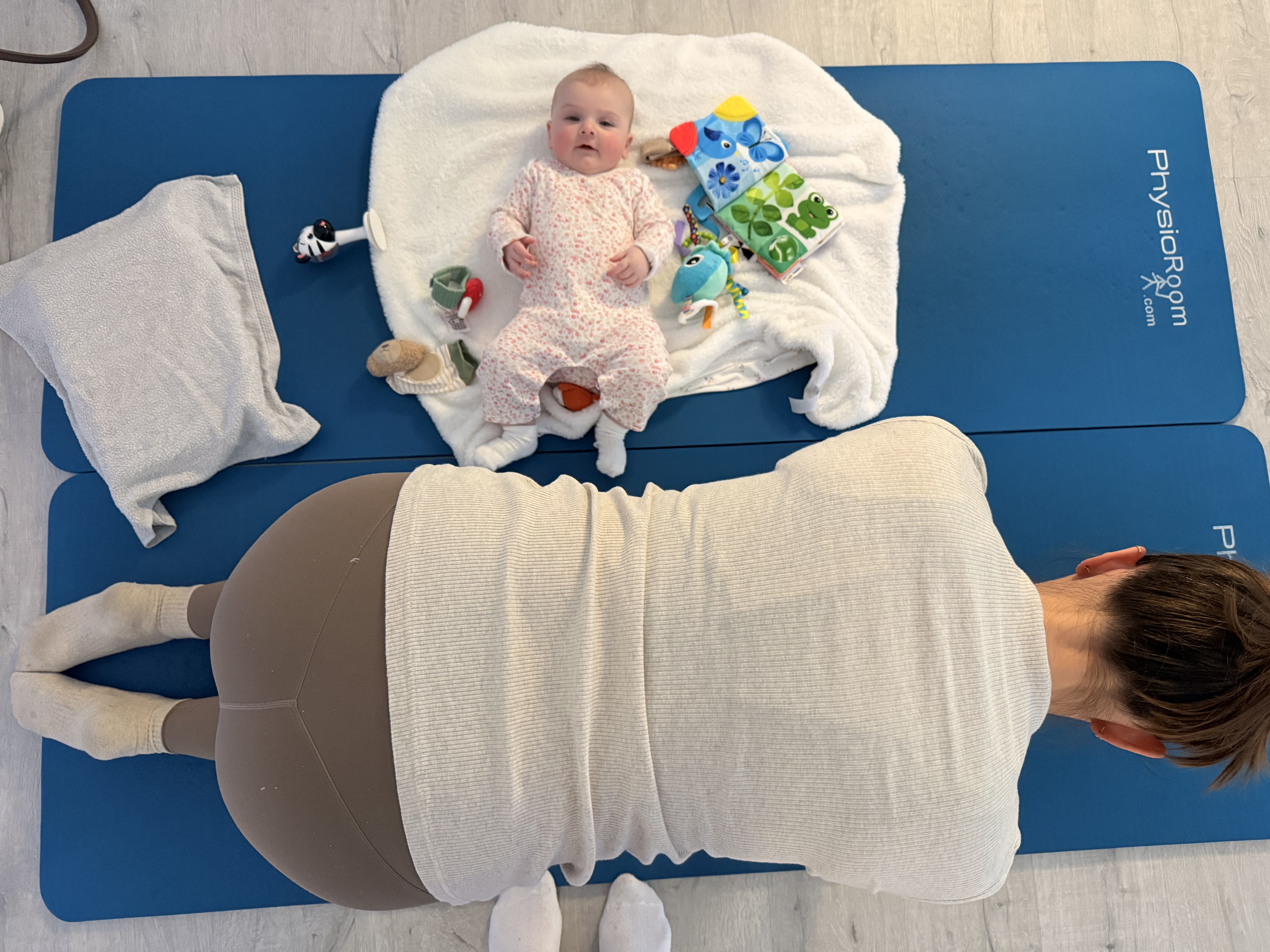 Mum and baby postnatal class