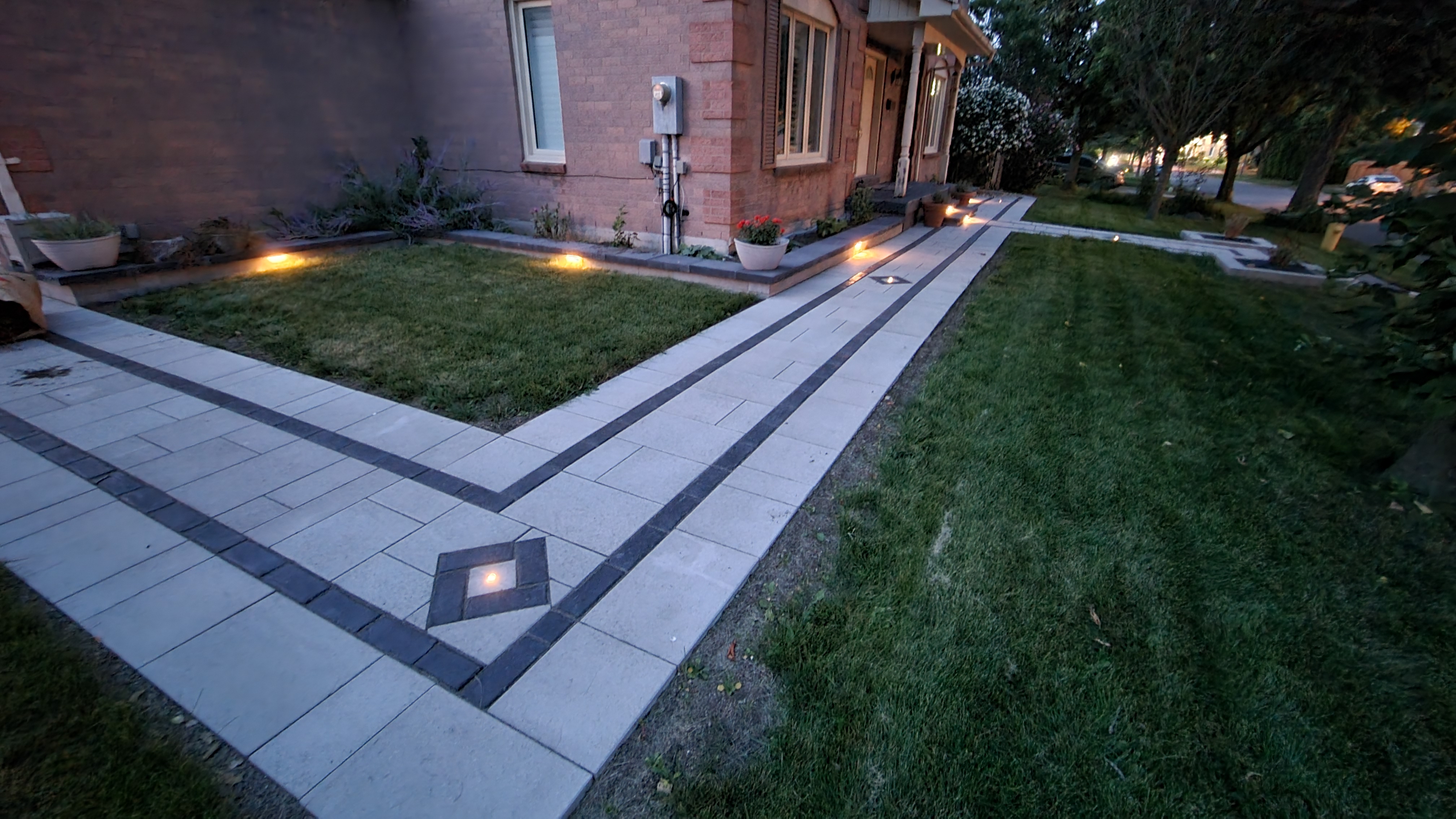 <h3>Outdoor Lighting Installation</h3>