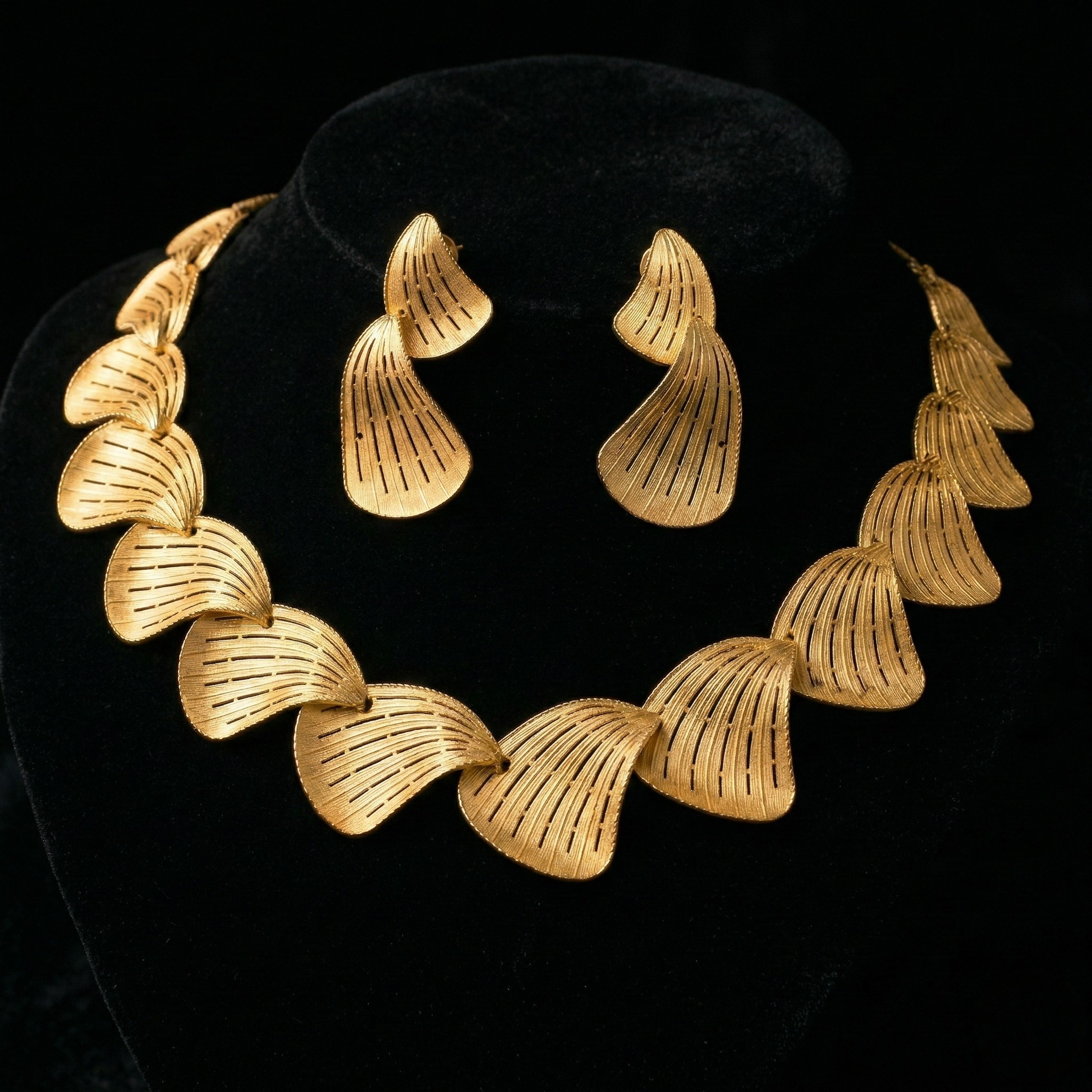 Royal Fringe Dome Set