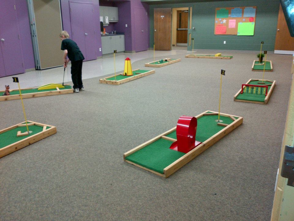 Miniature Golf Rentals Windsor, Ontario Redline Inflatables